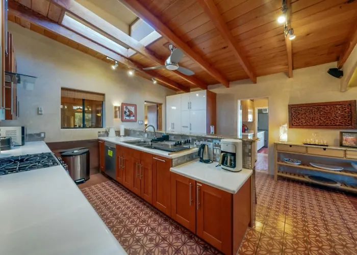 Unique Home, 3 Bedroom 1 Ba, Yoga, Peaceful Ferienhaus